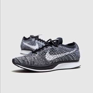 Nike Flyknit Racer Oreo 2 526628-012 US 6 Womens